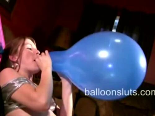 Balloon fetish - dry plumbing dolphin